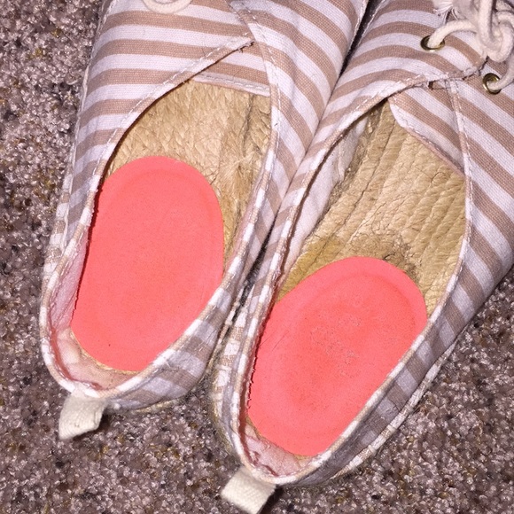 Gap Shoes - Picture 2 of 3